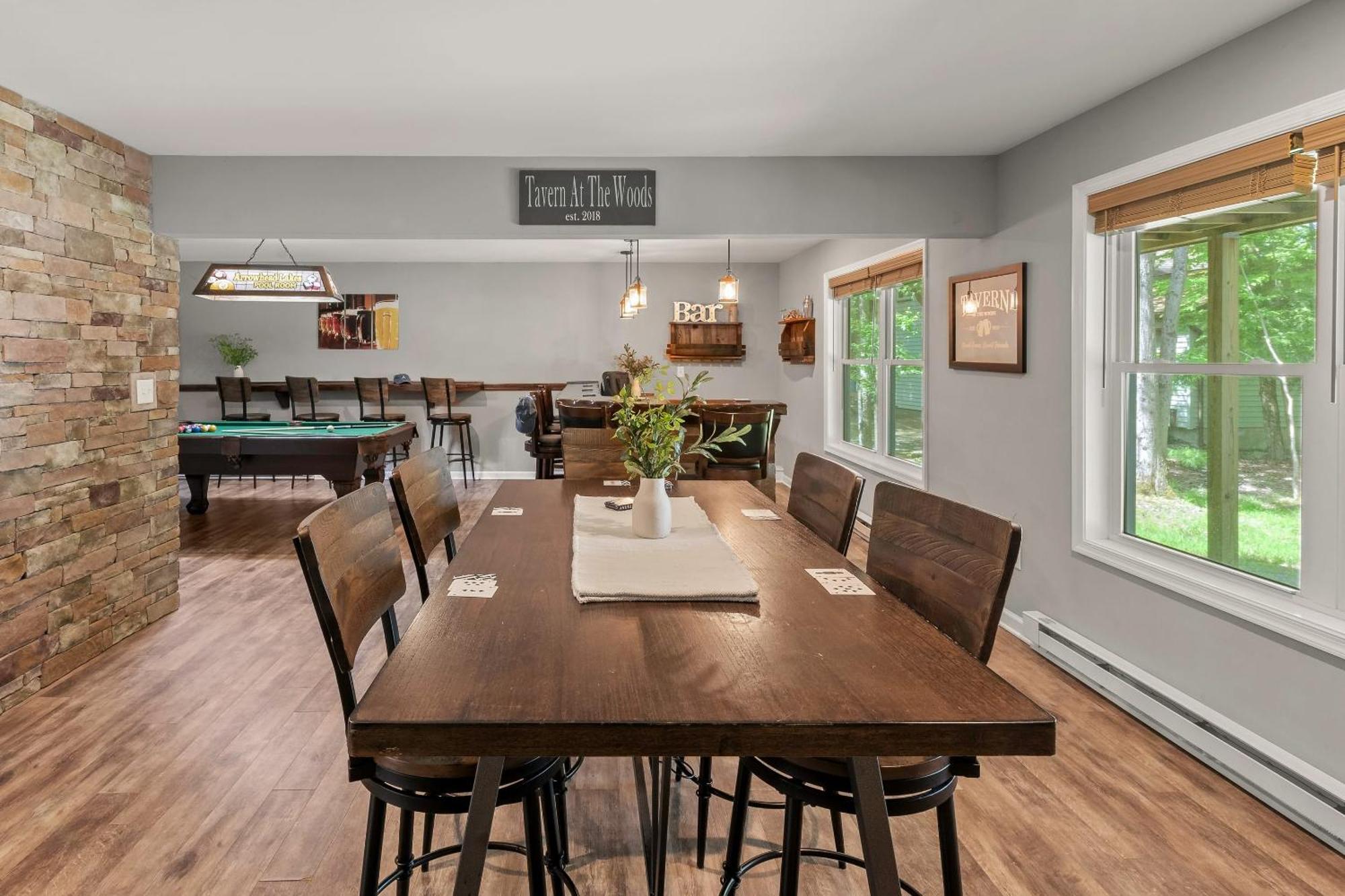 Holiday home Tavern At The Woods By Avantstay Lakefront Views Hot Tub Firepit Game *